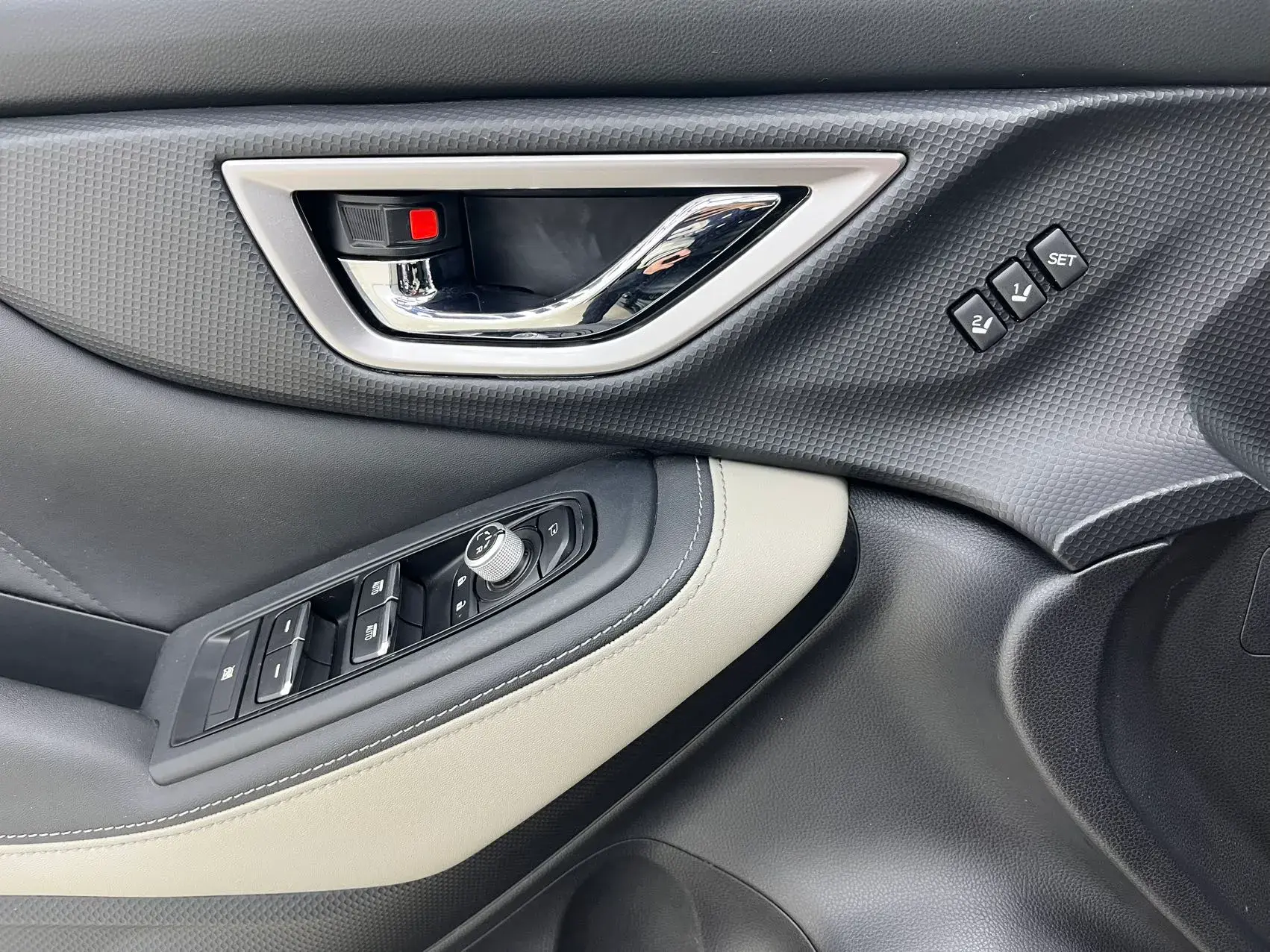 2022 SUBARU FORESTER thumbnail 4