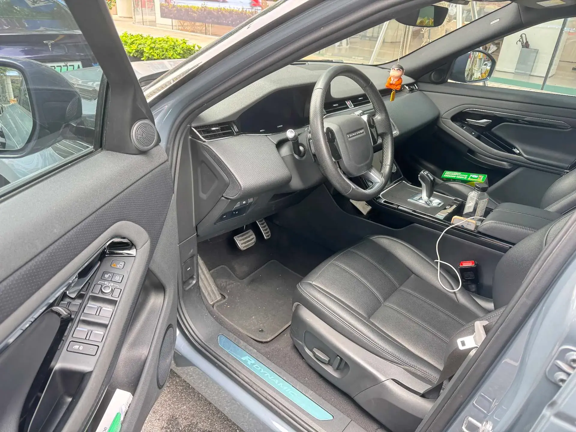 2020 LAND ROVER thumbnail 4