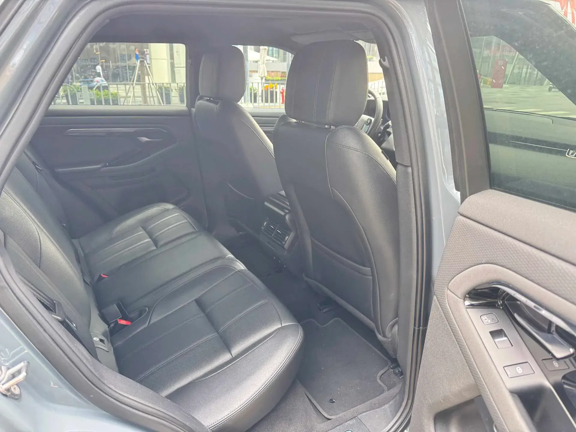 2020 LAND ROVER thumbnail 3