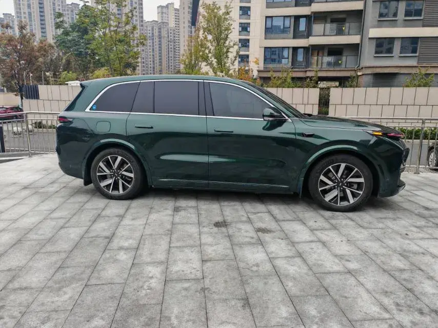 2023 LI L8 thumbnail 2