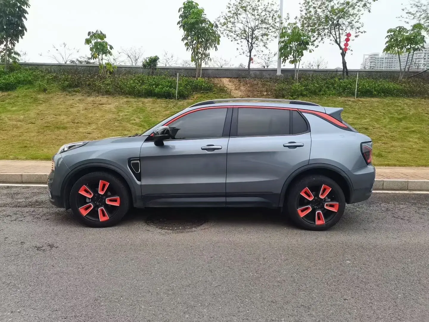 2019 LYNK&CO 01 thumbnail 3