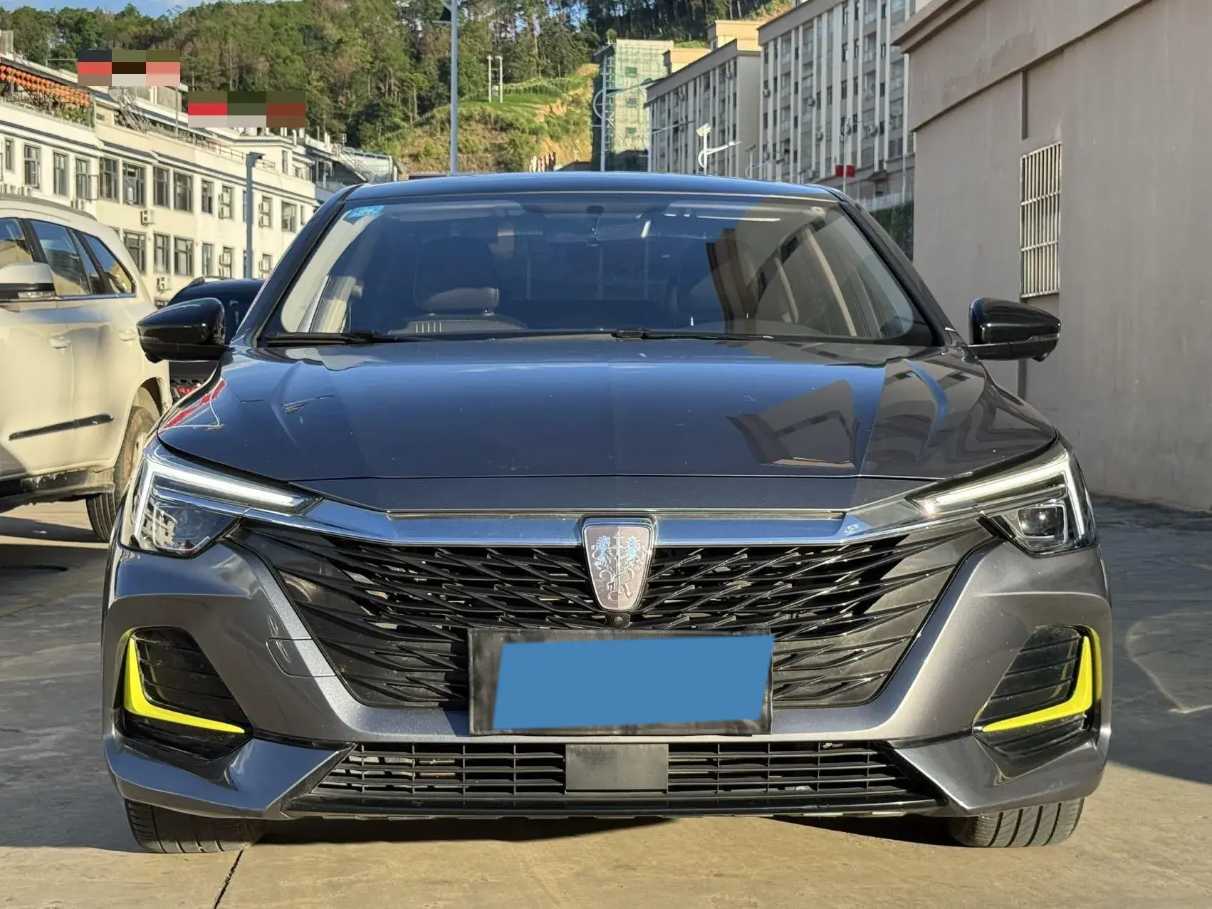 2020 ROEWE I6 thumbnail 2