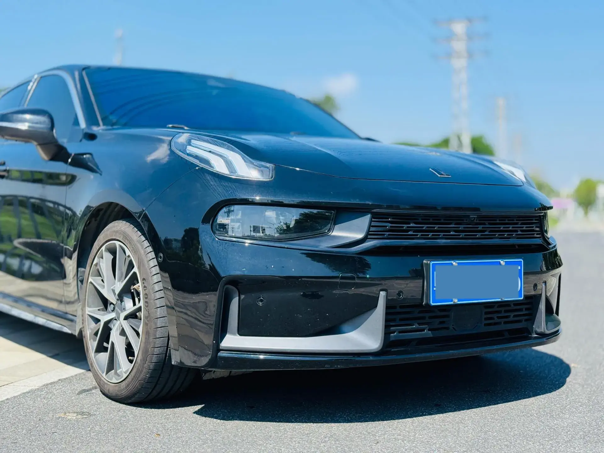 2019 LYNK&CO 03 thumbnail 3