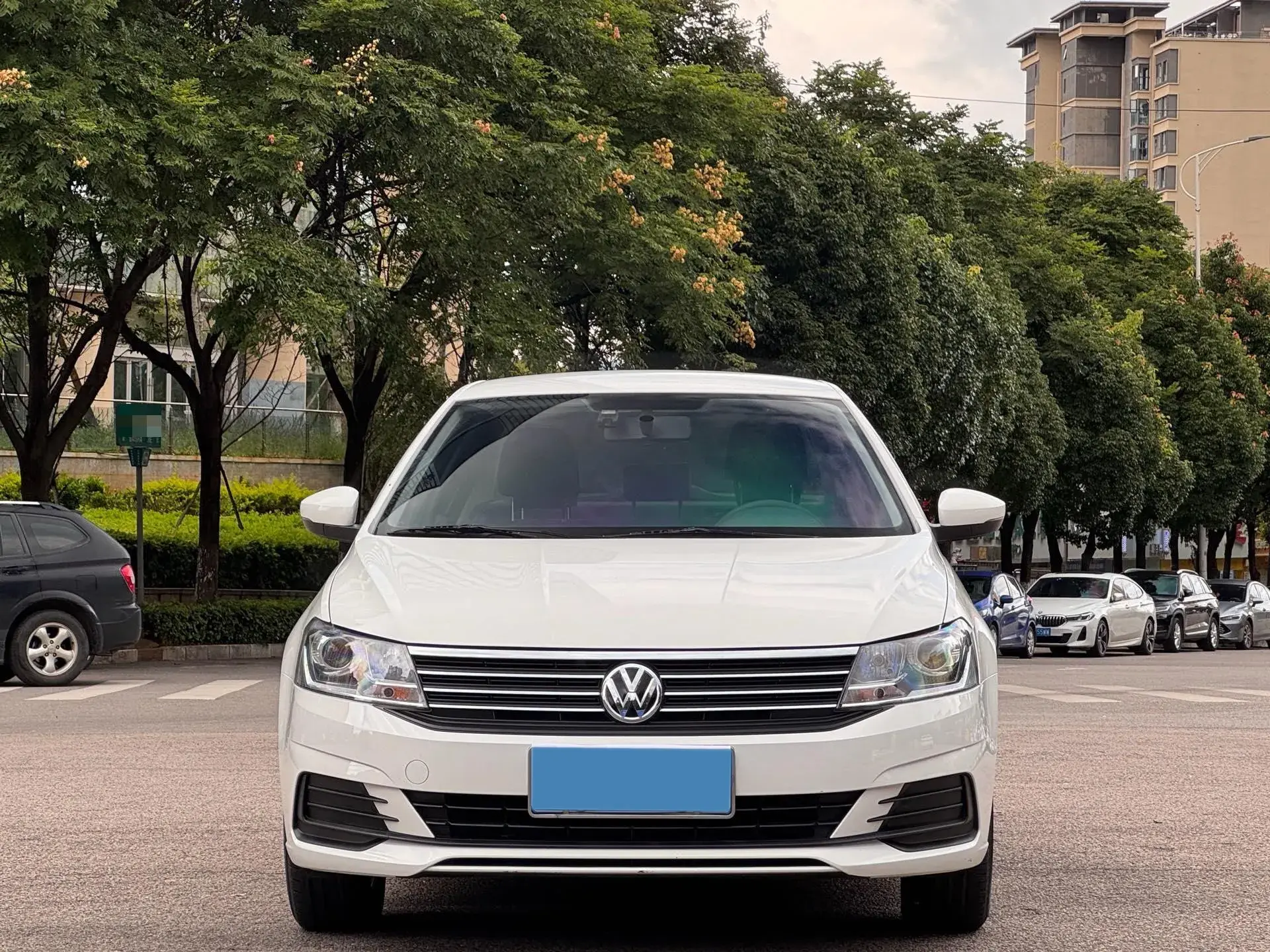 2019 VOLKSWAGEN LAVIDA thumbnail 2