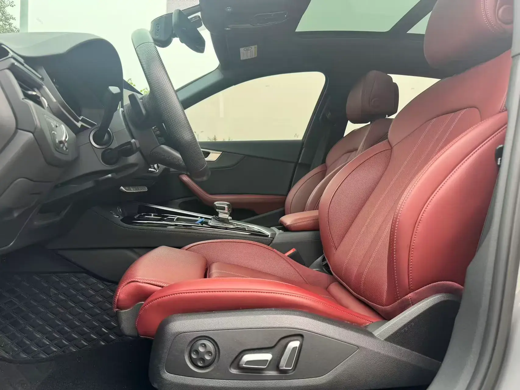 2024 AUDI A4L thumbnail 4