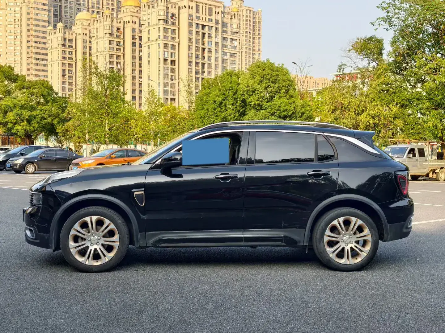 2019 LYNK&CO 01 thumbnail 3