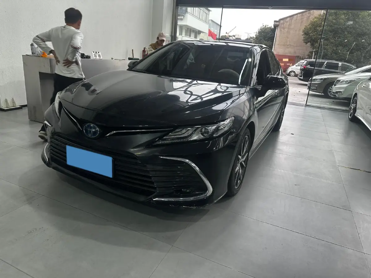 2021 Toyota Camry 2.5L 178HP L4 E-CVT Hybrid