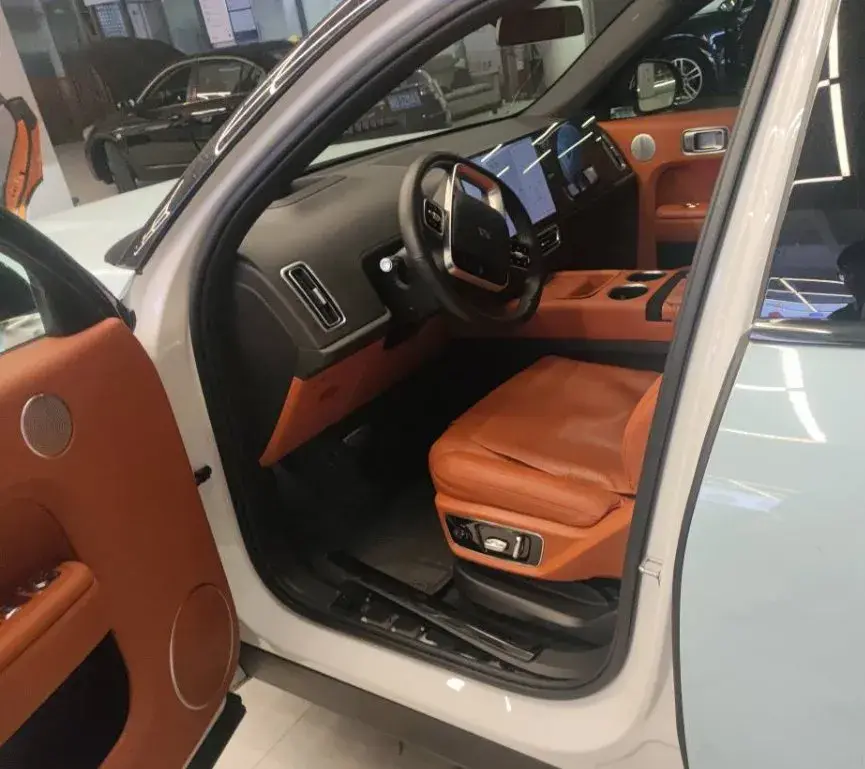 2023 LI L7 thumbnail 3