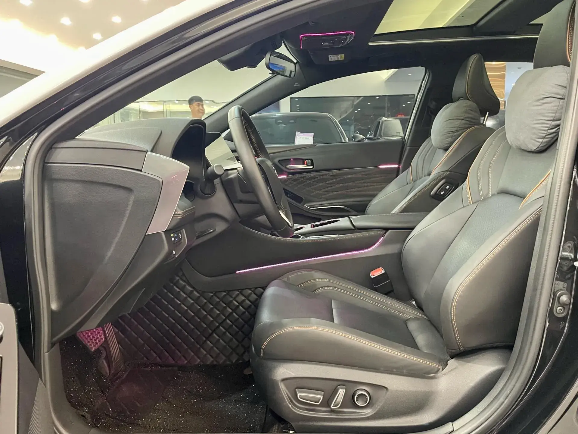 2024 TOYOTA AVALON thumbnail 4