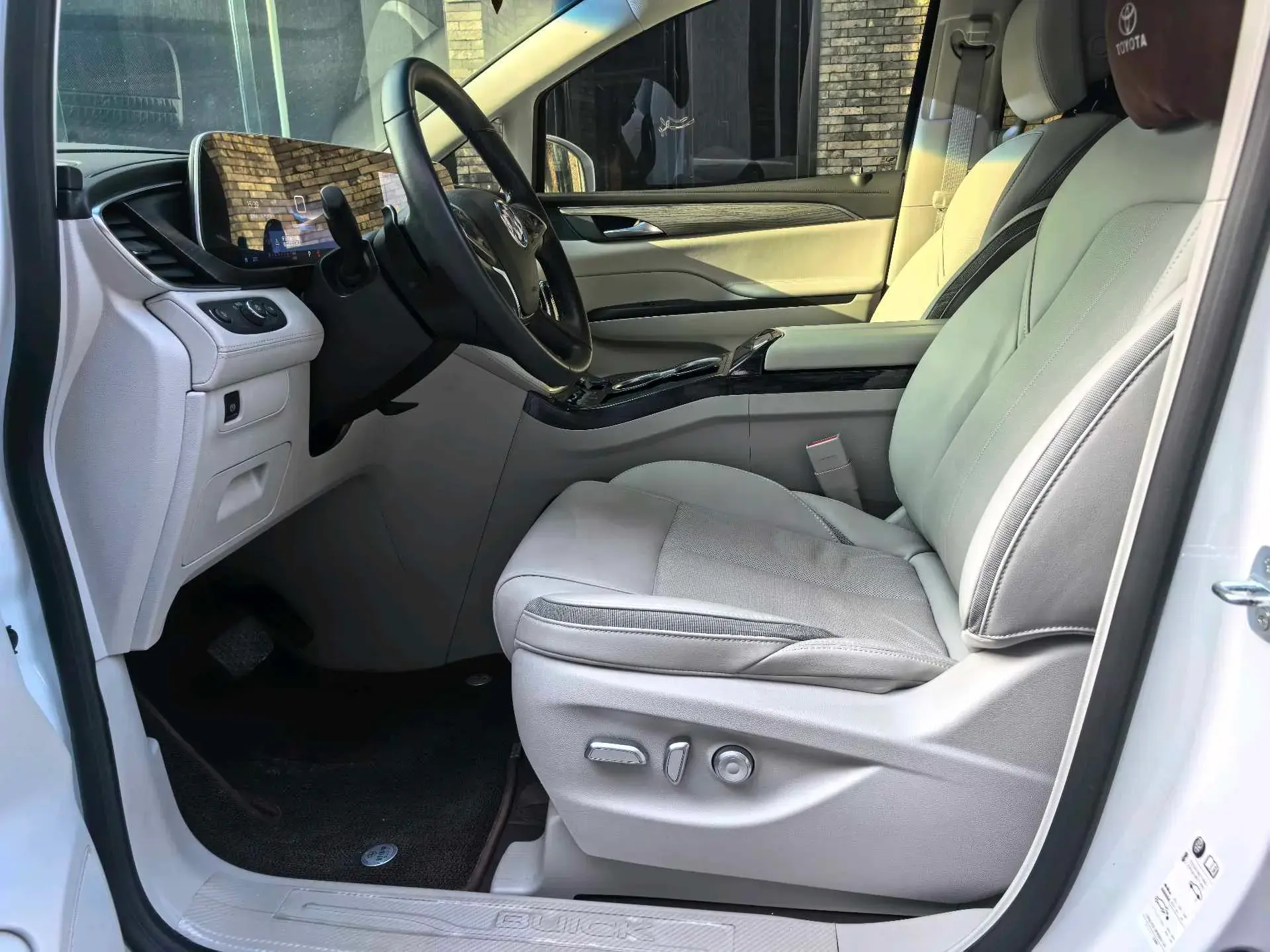 2023 BUICK GL8 thumbnail 4