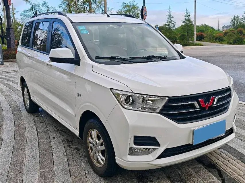 2019 WULING HONGGUANG thumbnail 3