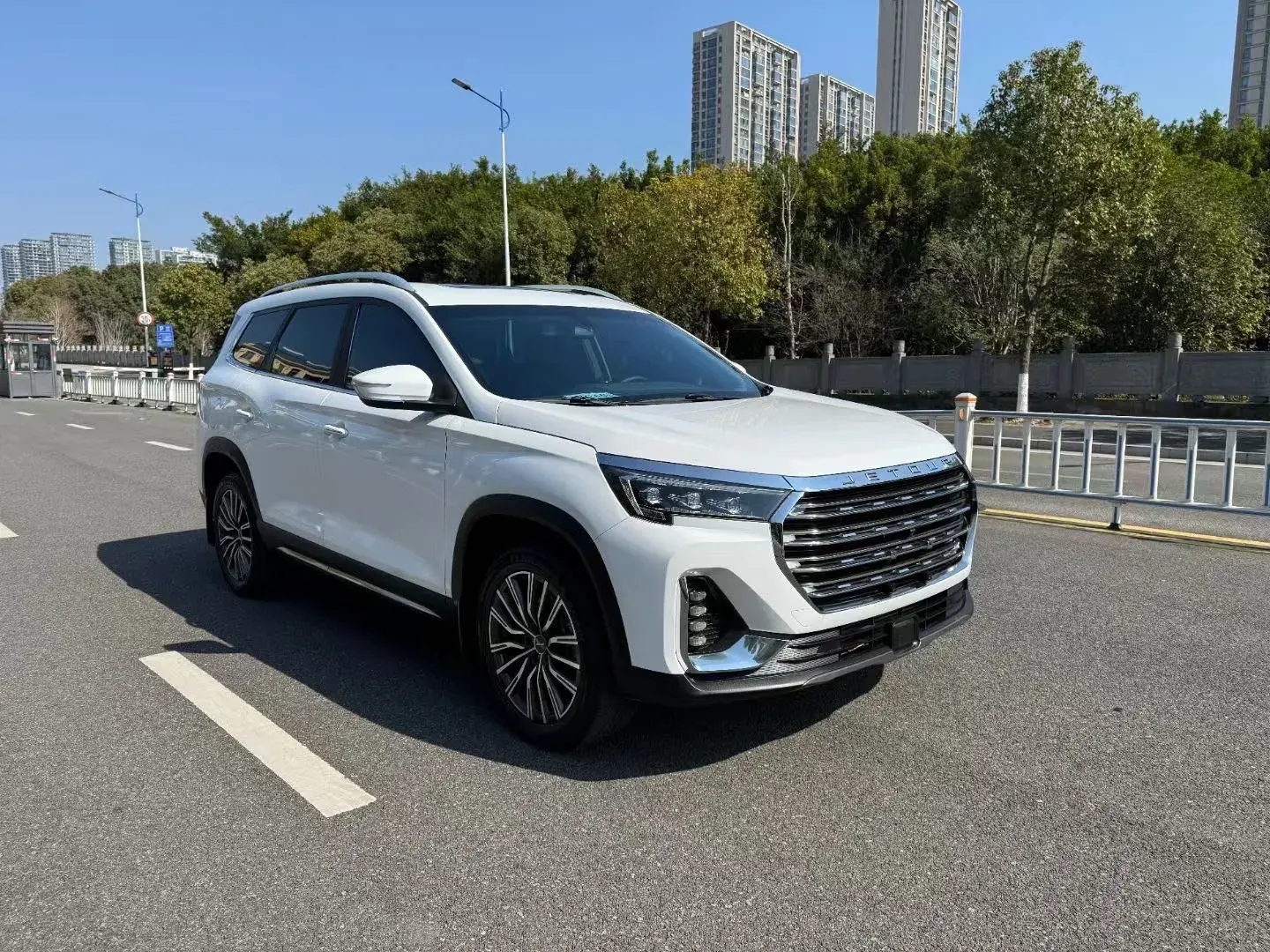 2022 JETOUR X90 thumbnail 2