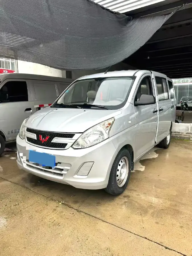 2019 WuLing RongGuang V 1.5L 99HP L4 6MT