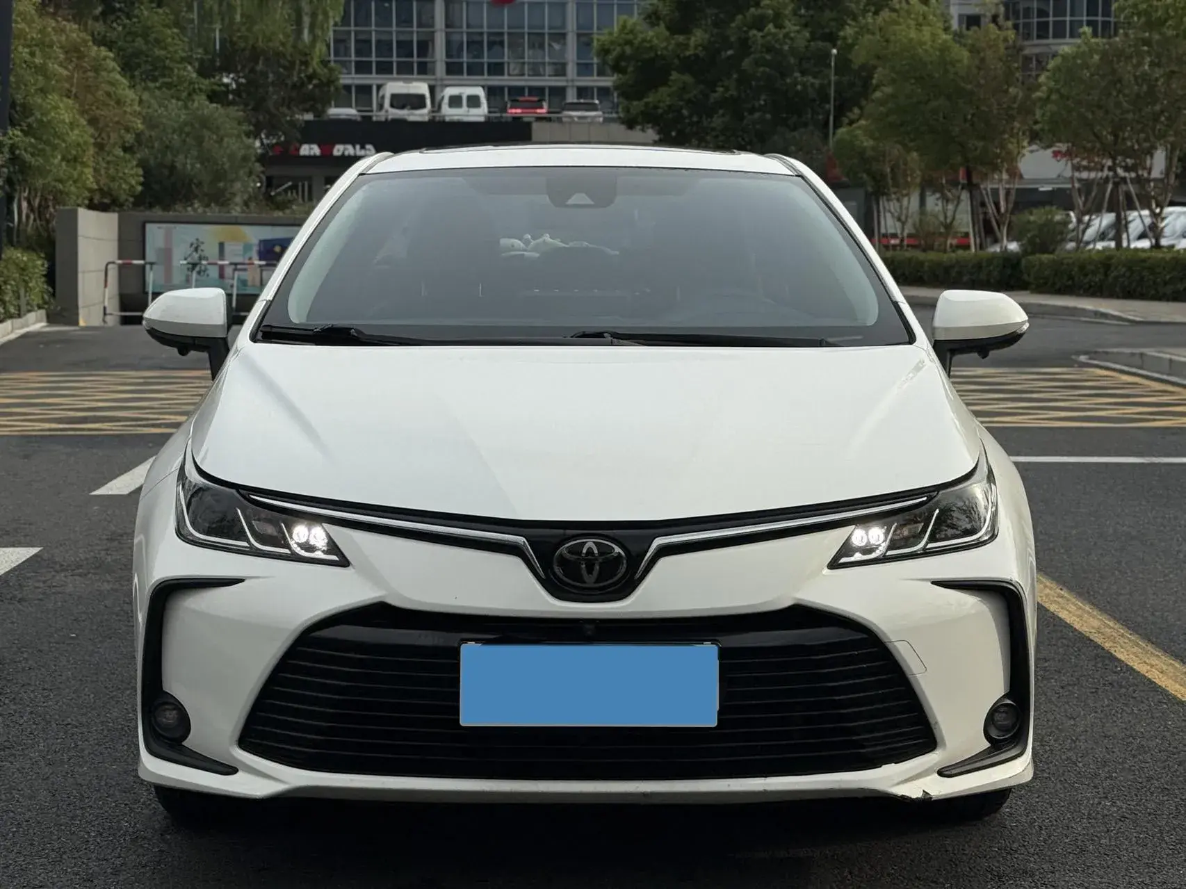 2019 TOYOTA COROLLA thumbnail 2