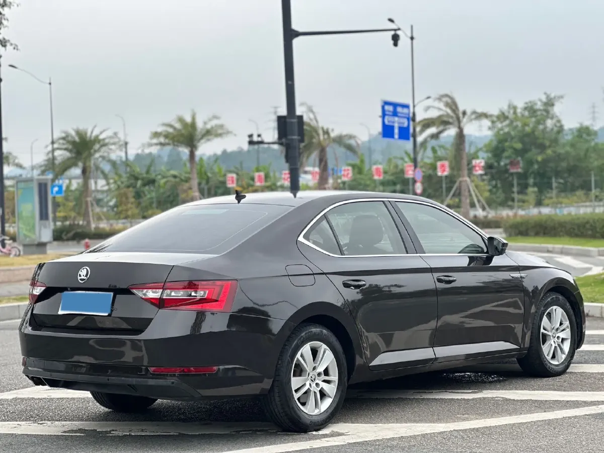 2016 Skoda Superb 1.4T 150HP L4 7DCT,autocango,china used car exporter,china ev exporter,chinese used car exporter,chinese used ev exporter