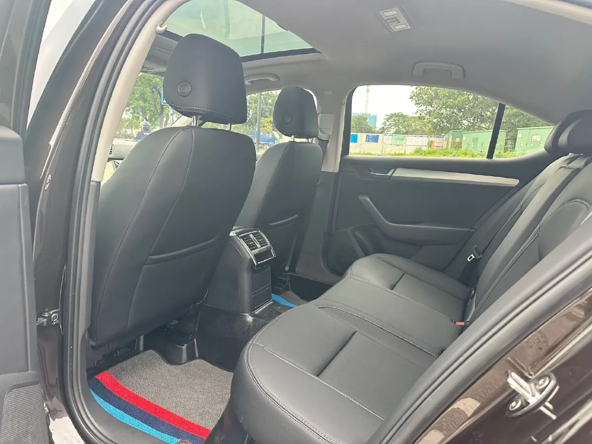 2016 Skoda Superb 1.4T 150HP L4 7DCT,autocango,china used car exporter,china ev exporter,chinese used car exporter,chinese used ev exporter