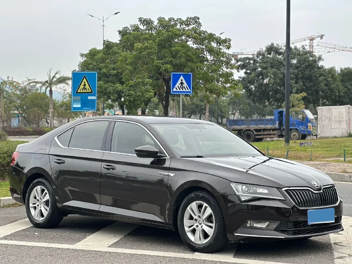 2016 Skoda Superb 1.4T 150HP L4 7DCT,autocango,china used car exporter,china ev exporter,chinese used car exporter,chinese used ev exporter
