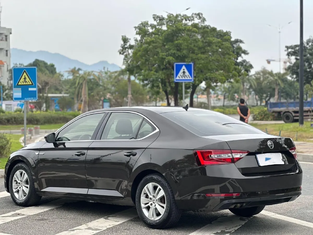 2016 Skoda Superb 1.4T 150HP L4 7DCT,autocango,china used car exporter,china ev exporter,chinese used car exporter,chinese used ev exporter