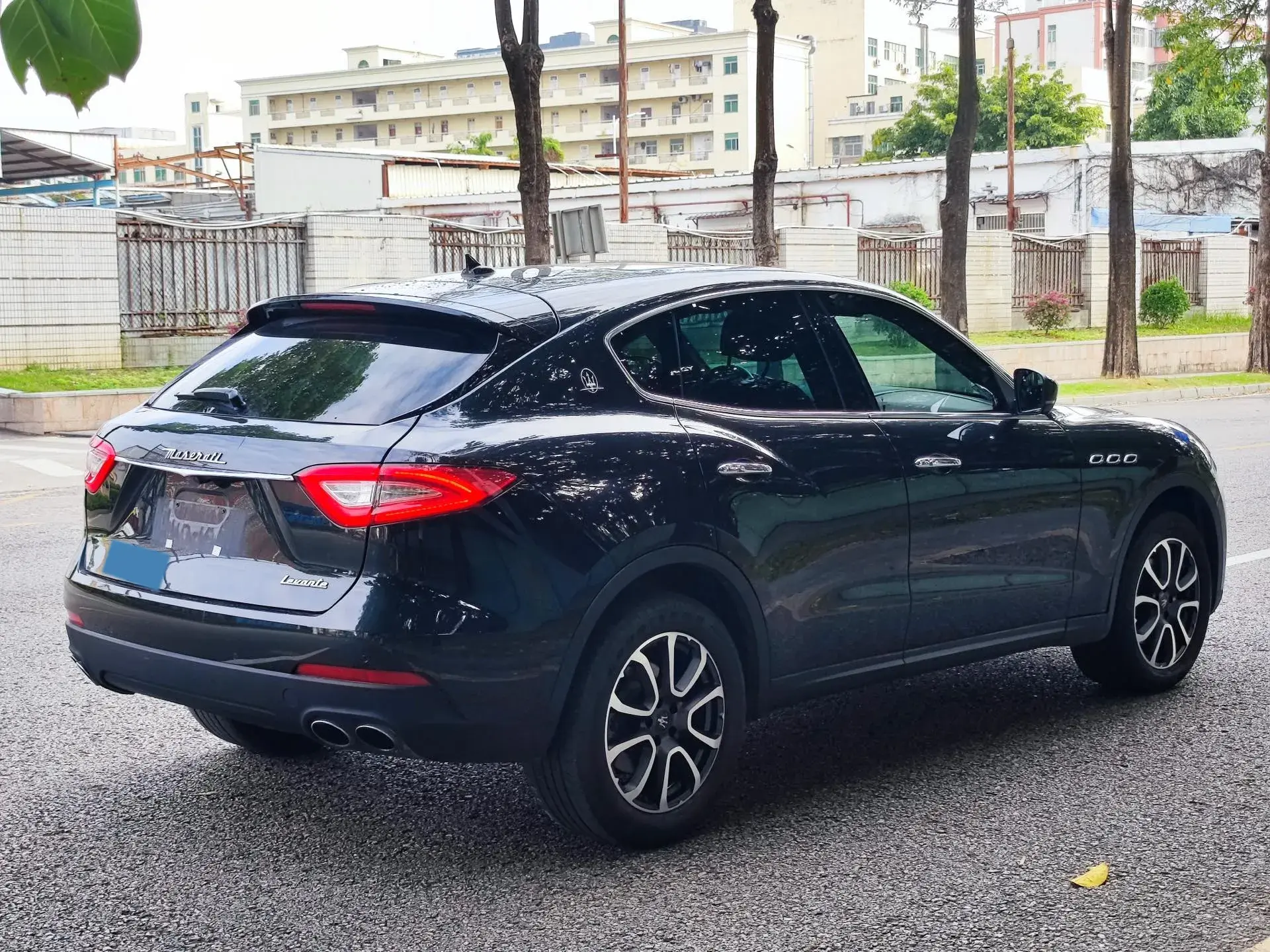 2018 MASERATI LEVANTE thumbnail 3