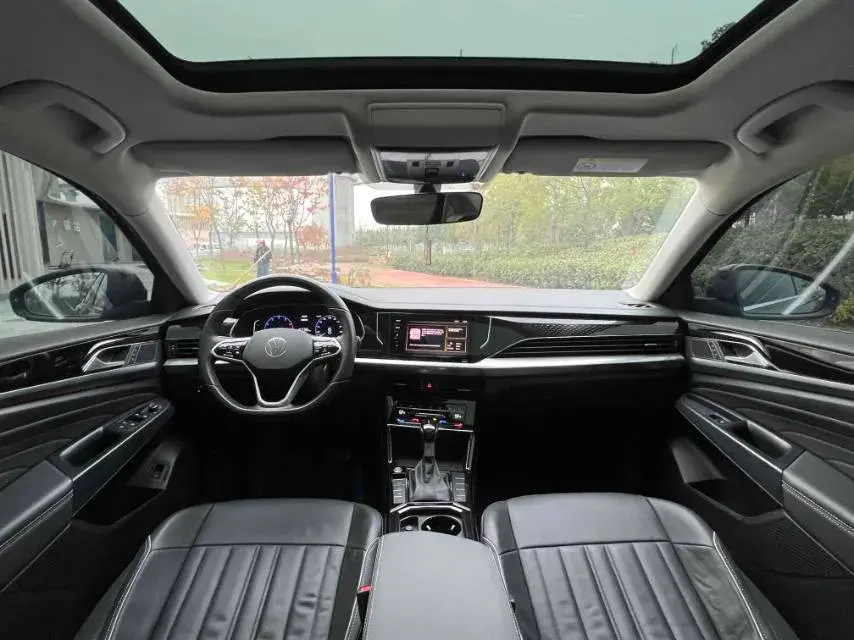 2023 VOLKSWAGEN PASSAT thumbnail 4