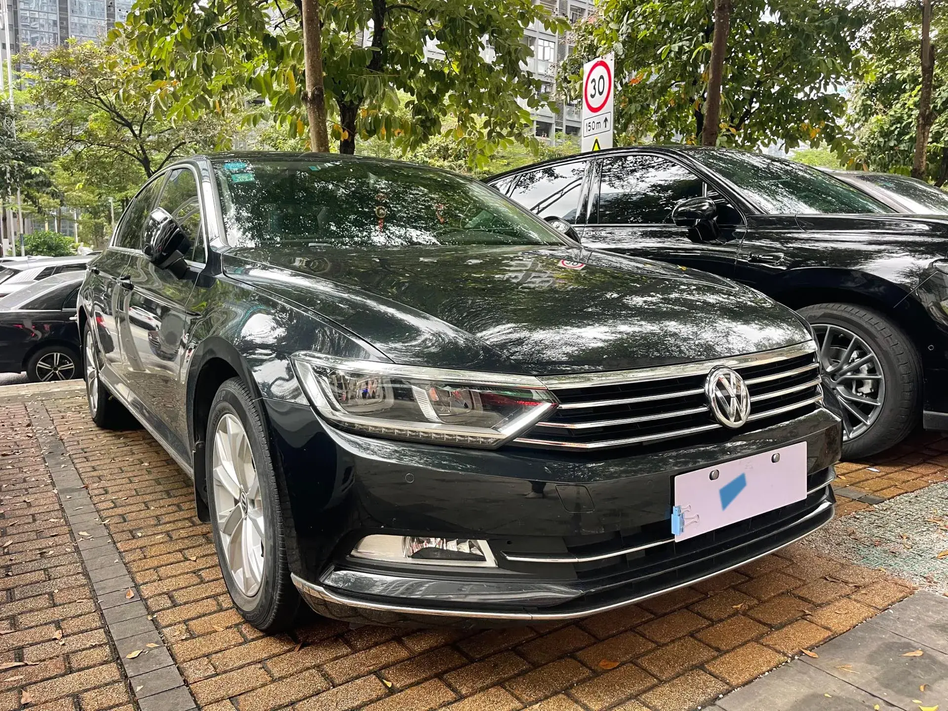 2018 VOLKSWAGEN MAGOTAN thumbnail 3