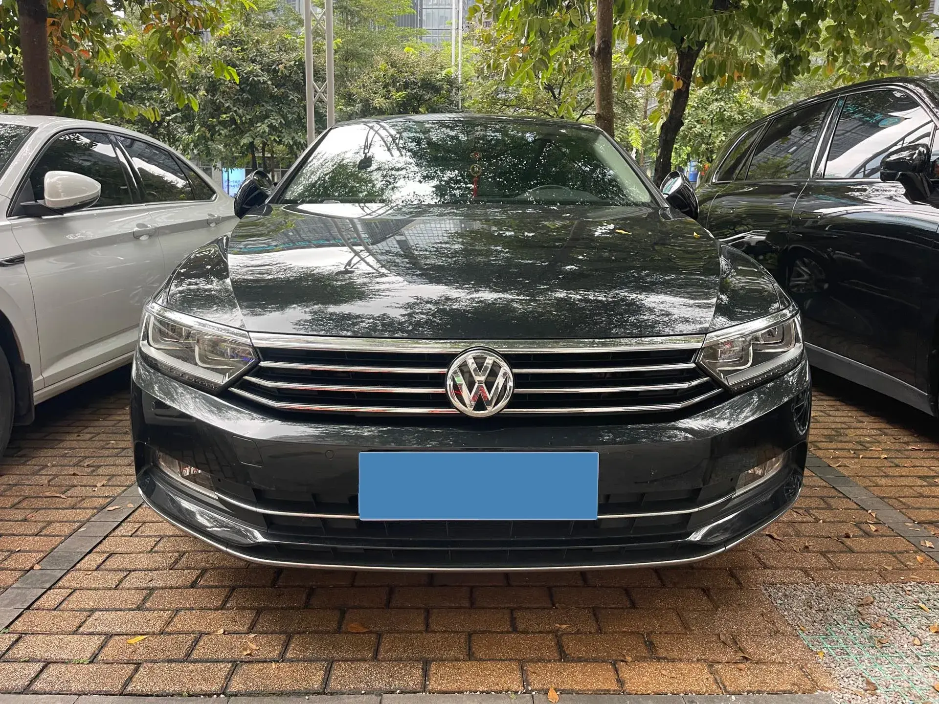 2018 VOLKSWAGEN MAGOTAN thumbnail 2