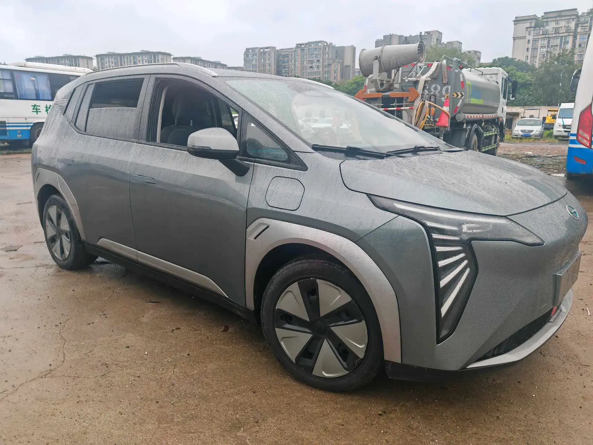 2023 AION Y thumbnail 2