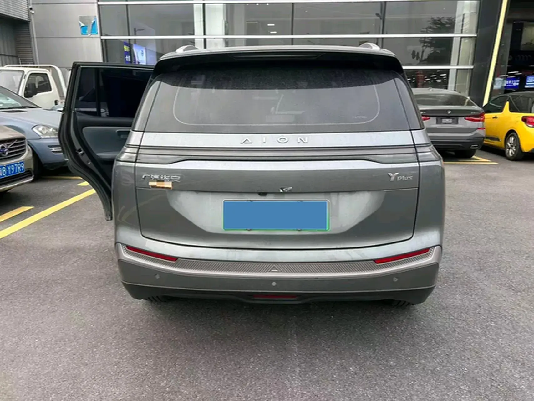 2023 AION Y thumbnail 2