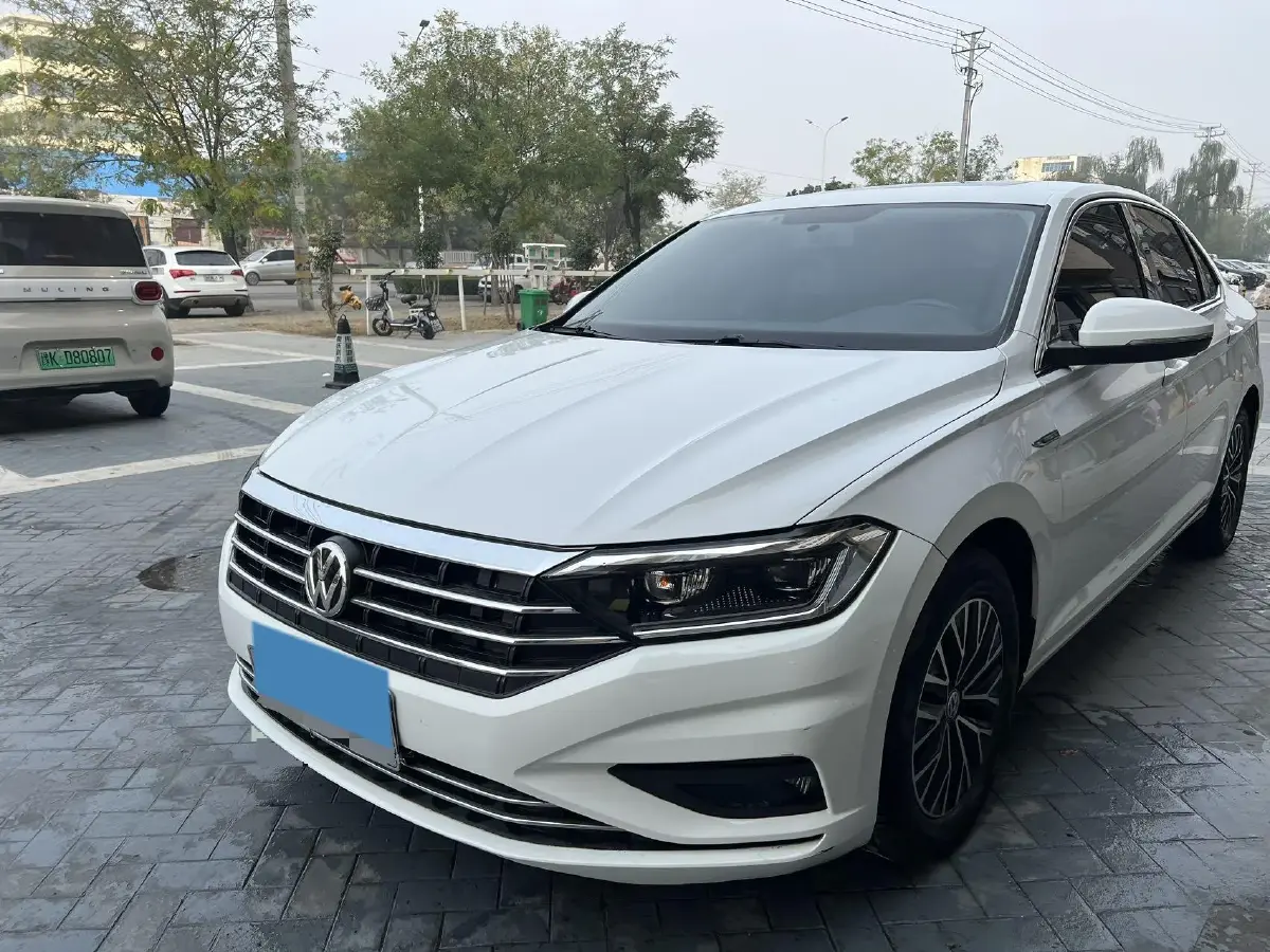 2019 Volkswagen Sagitar 1.2T 116HP L4 7DCT
