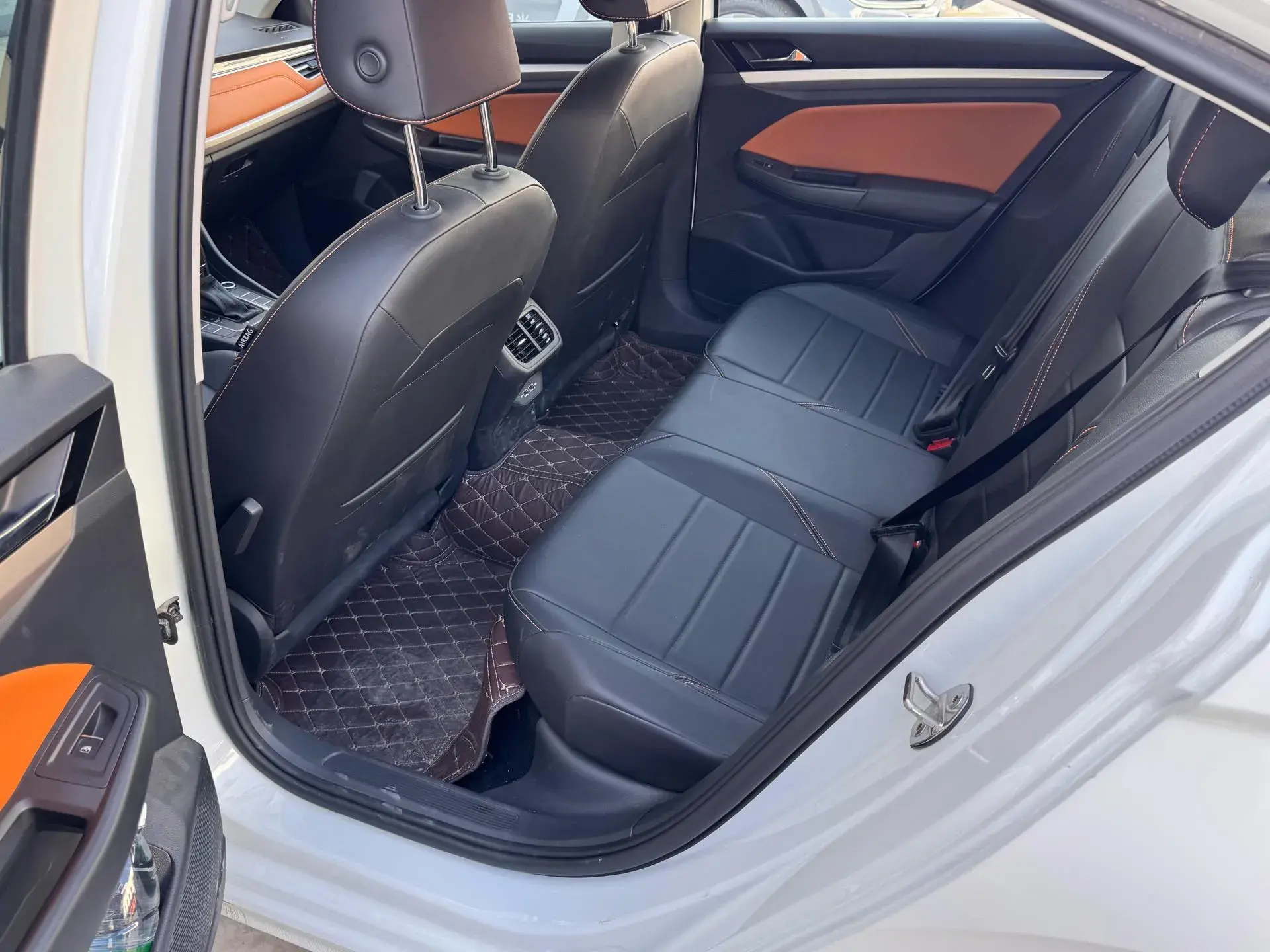 2023 VOLKSWAGEN BORA thumbnail 3