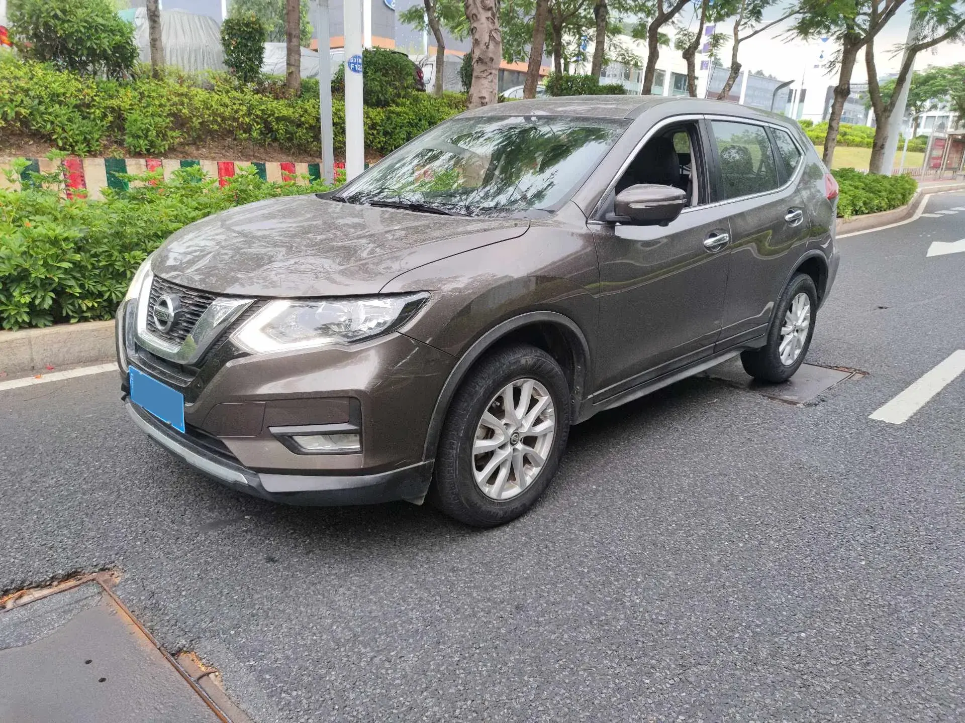 2019 NISSAN X-TRAIL view 1