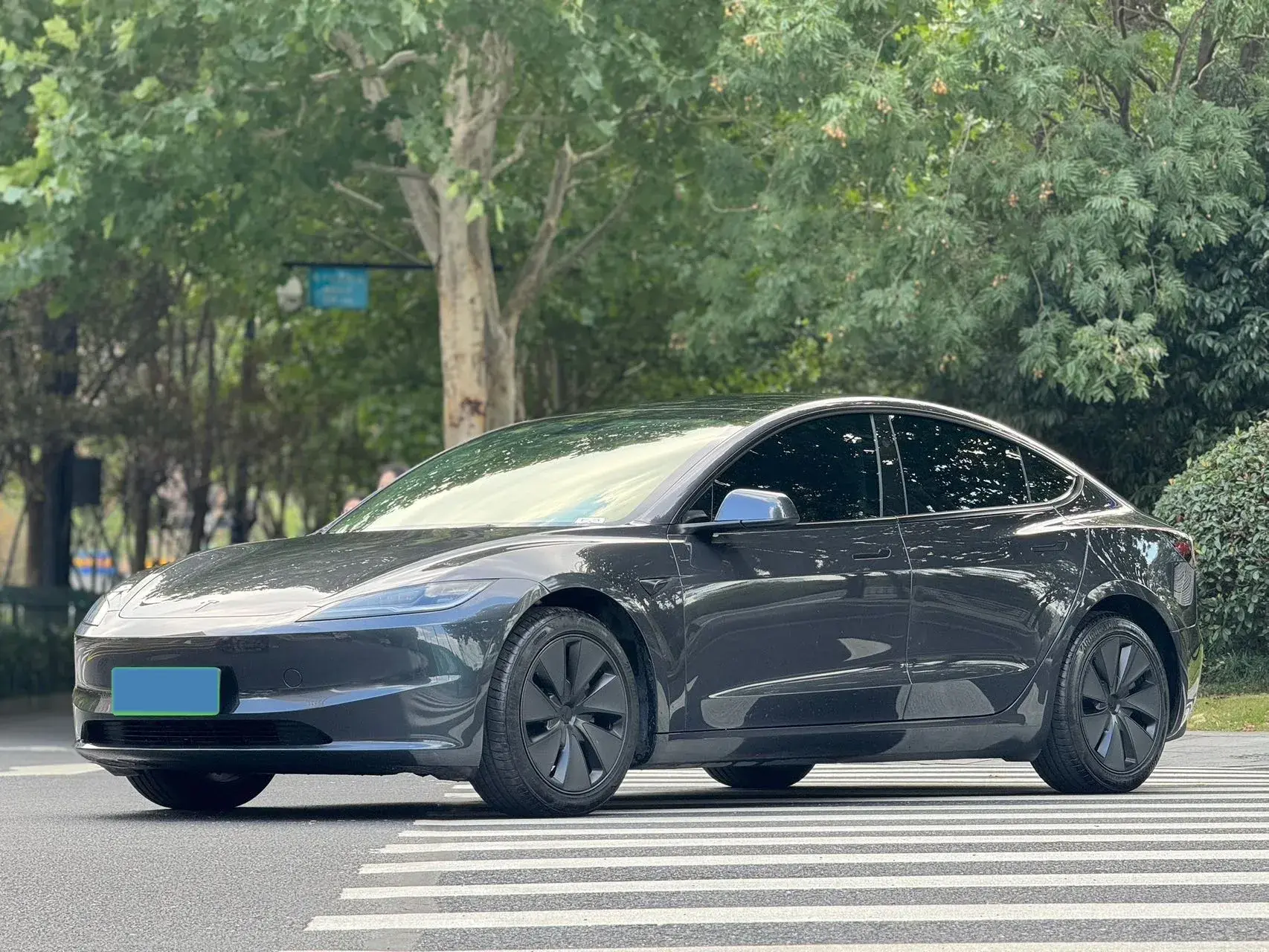 2025 TESLA MODEL view 1