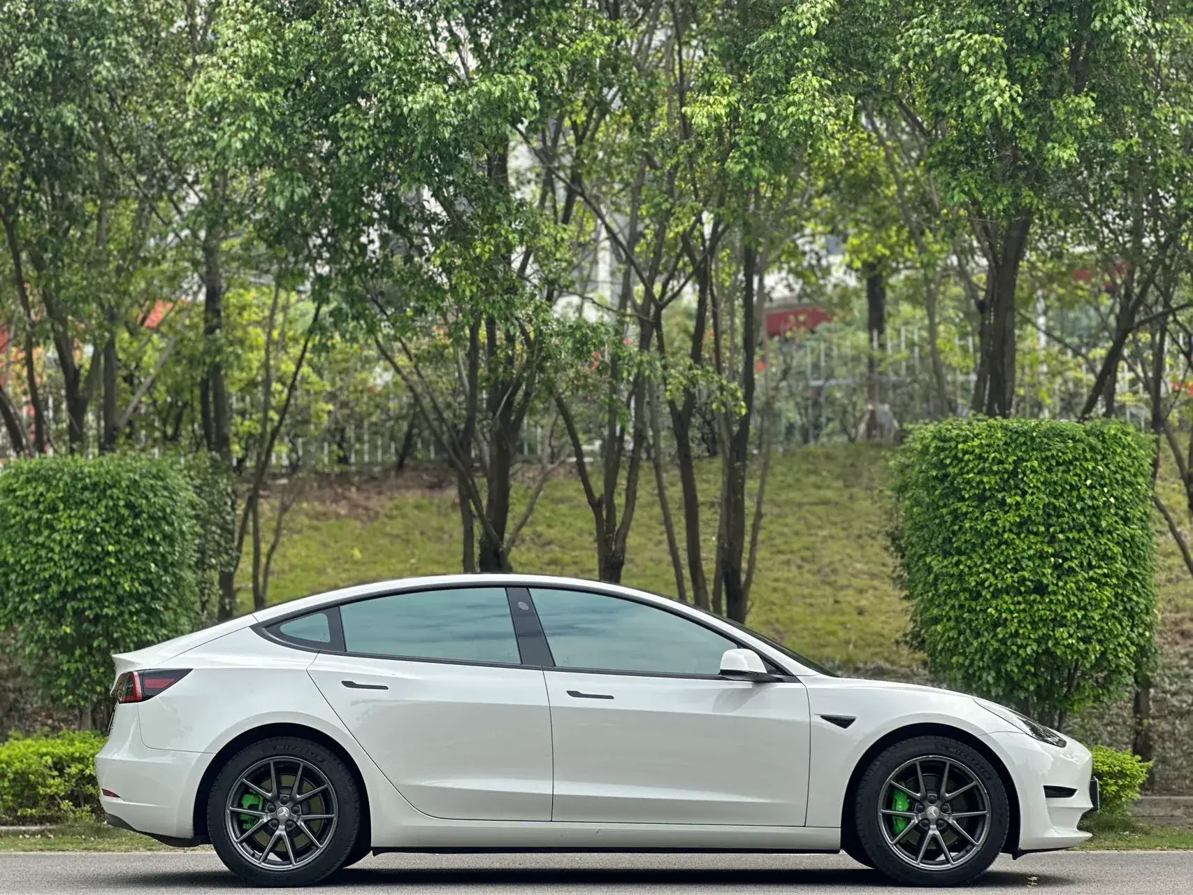 2021 TESLA MODEL thumbnail 3