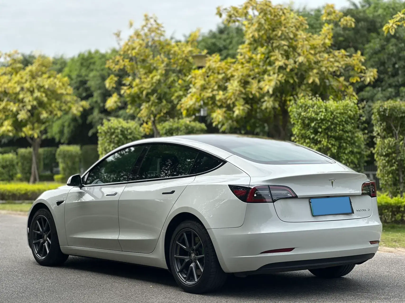 2021 TESLA MODEL thumbnail 4