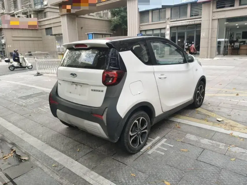 2021 CHERY LITTLE thumbnail 4