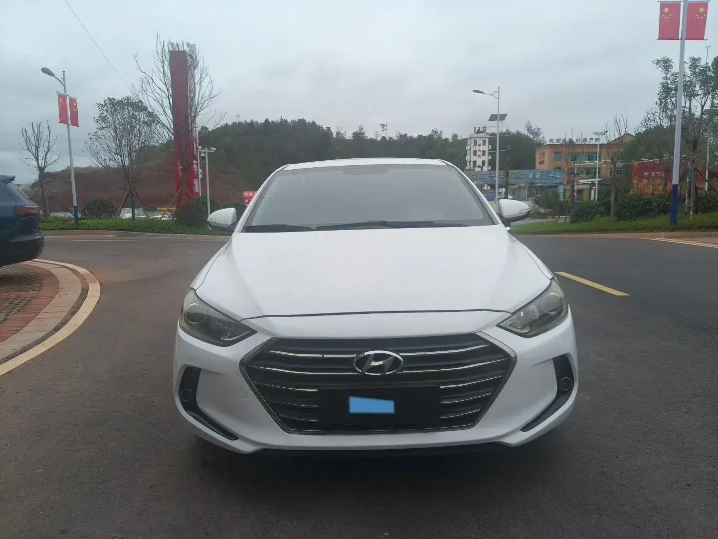 2018 HYUNDAI ELANTRA thumbnail 3