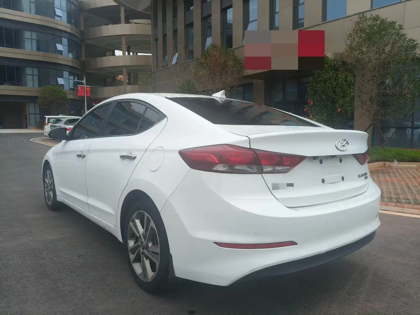2018 HYUNDAI ELANTRA thumbnail 4