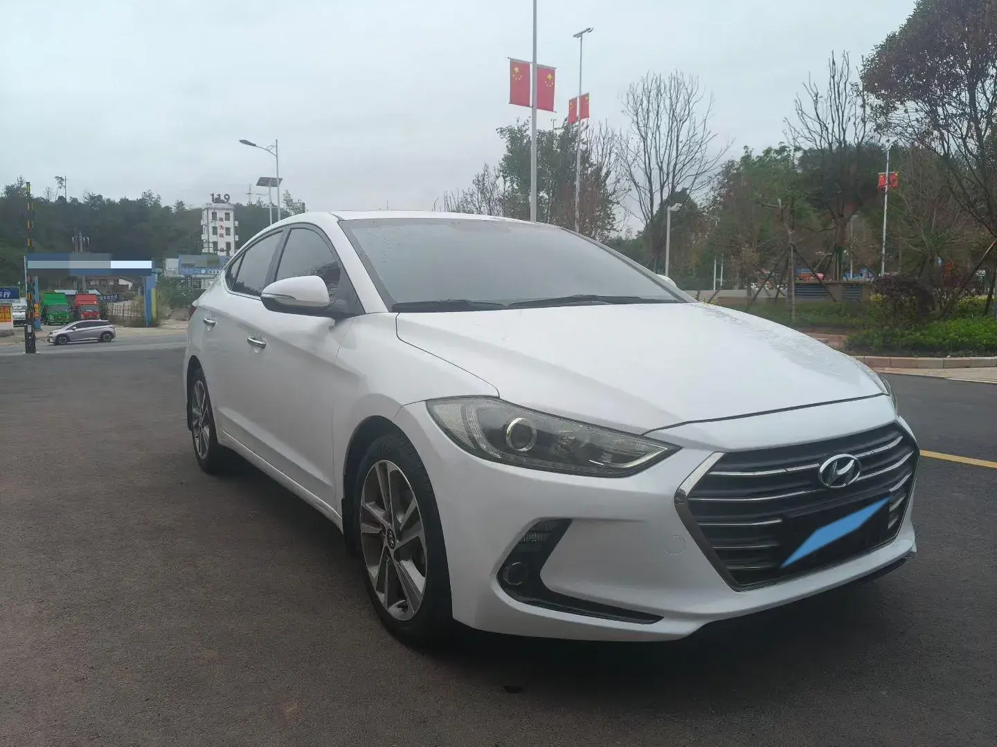 2018 HYUNDAI ELANTRA thumbnail 2