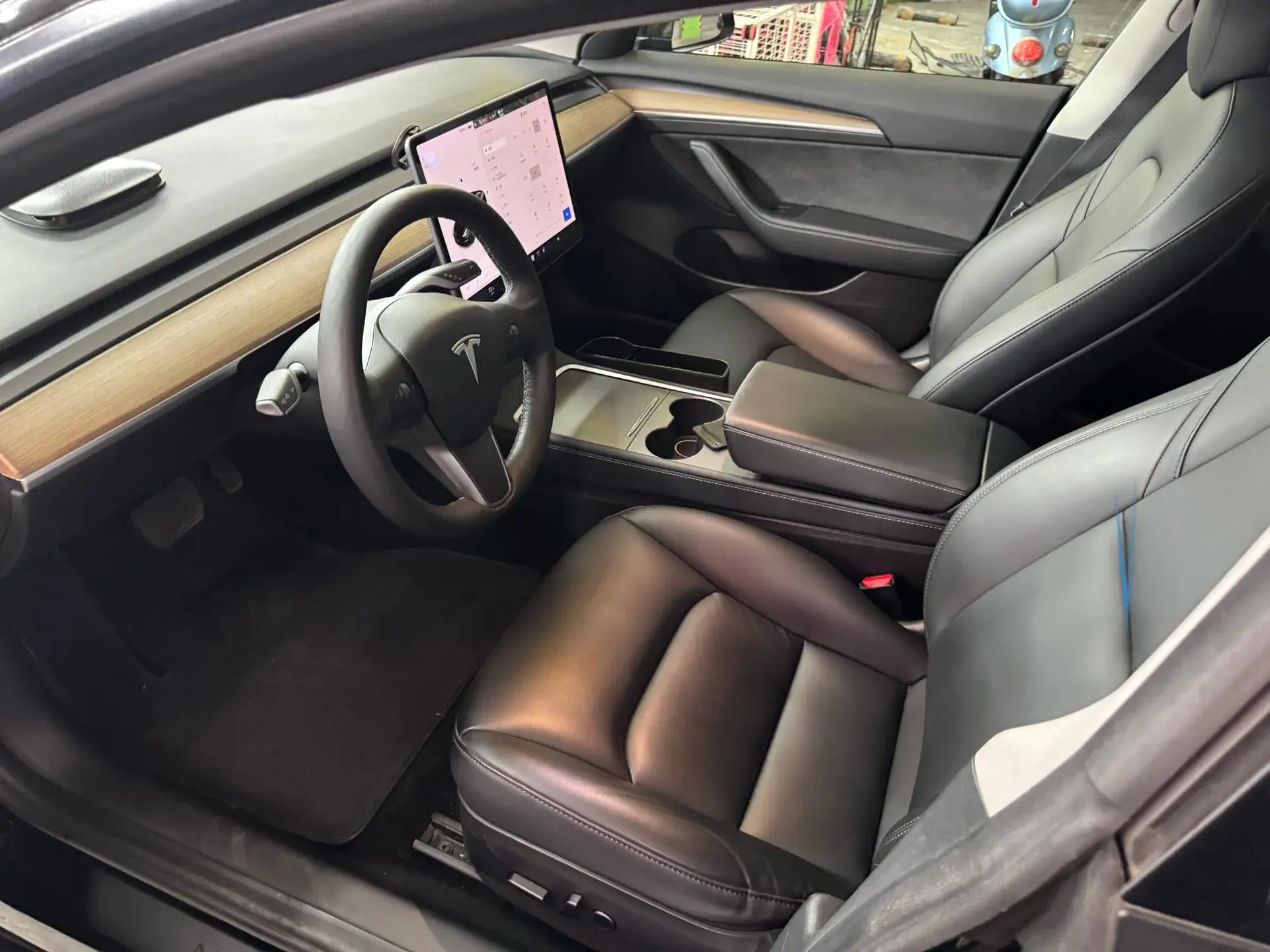 2021 TESLA MODEL thumbnail 4