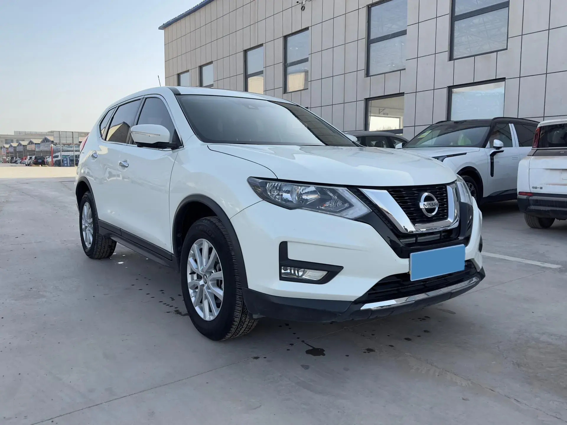 2023 NISSAN X-TRAIL thumbnail 3