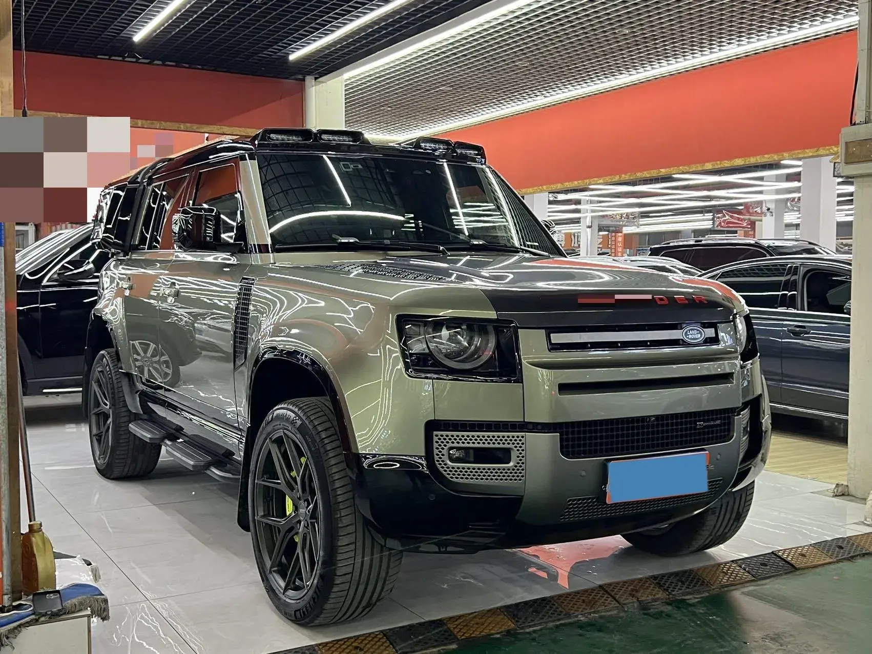 2023 LAND ROVER thumbnail 3