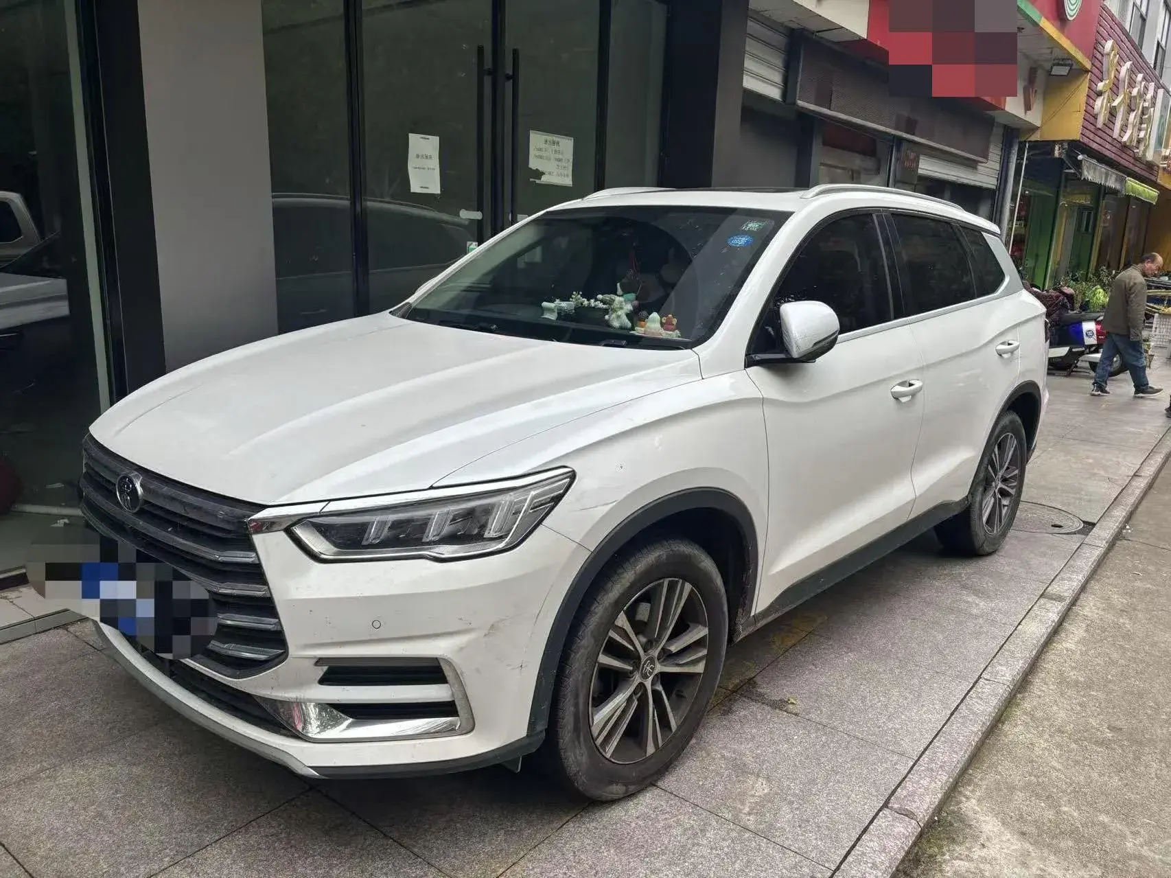 2019 BYD SONG view 1