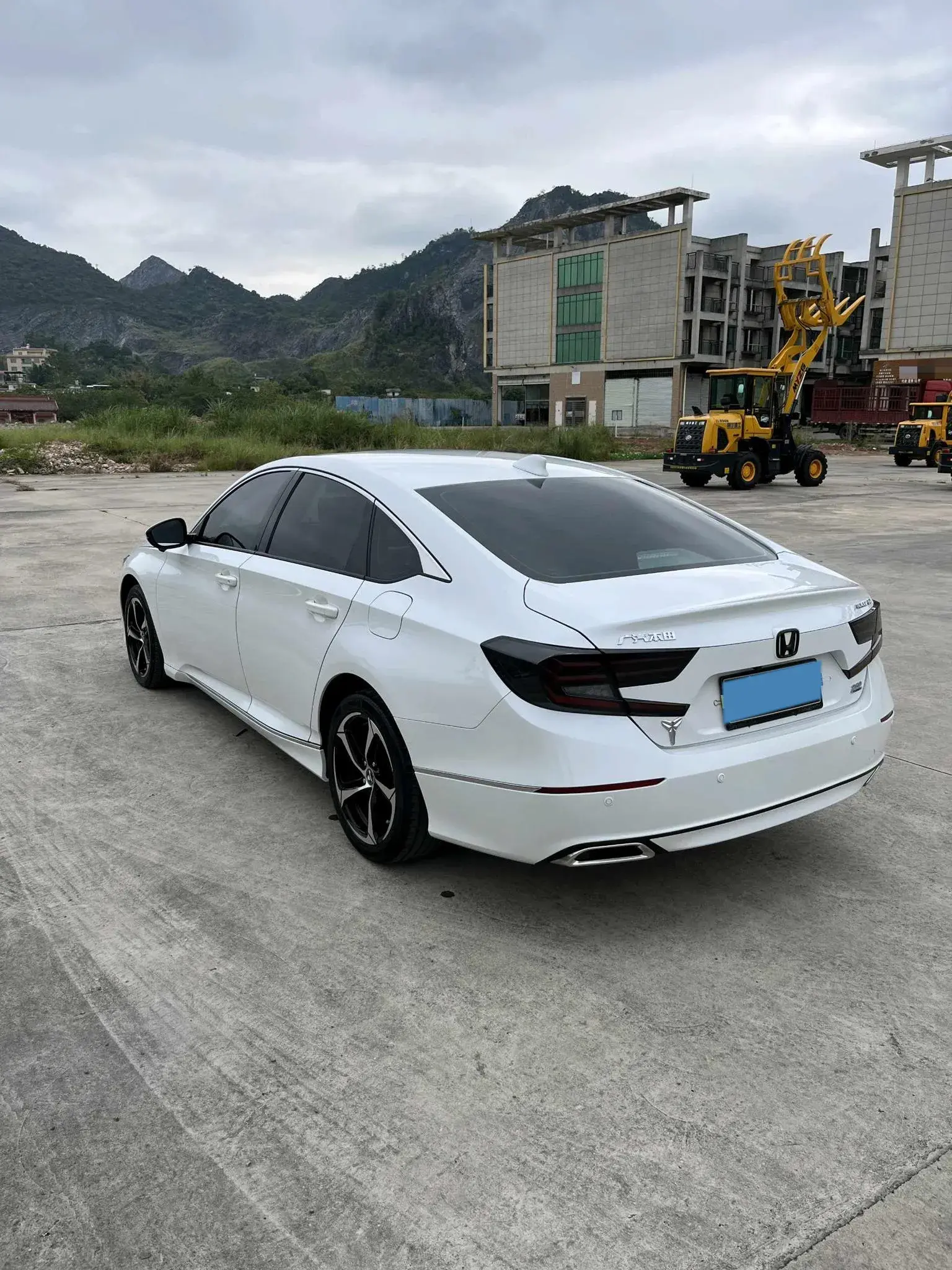 2018 HONDA ACCORD thumbnail 4