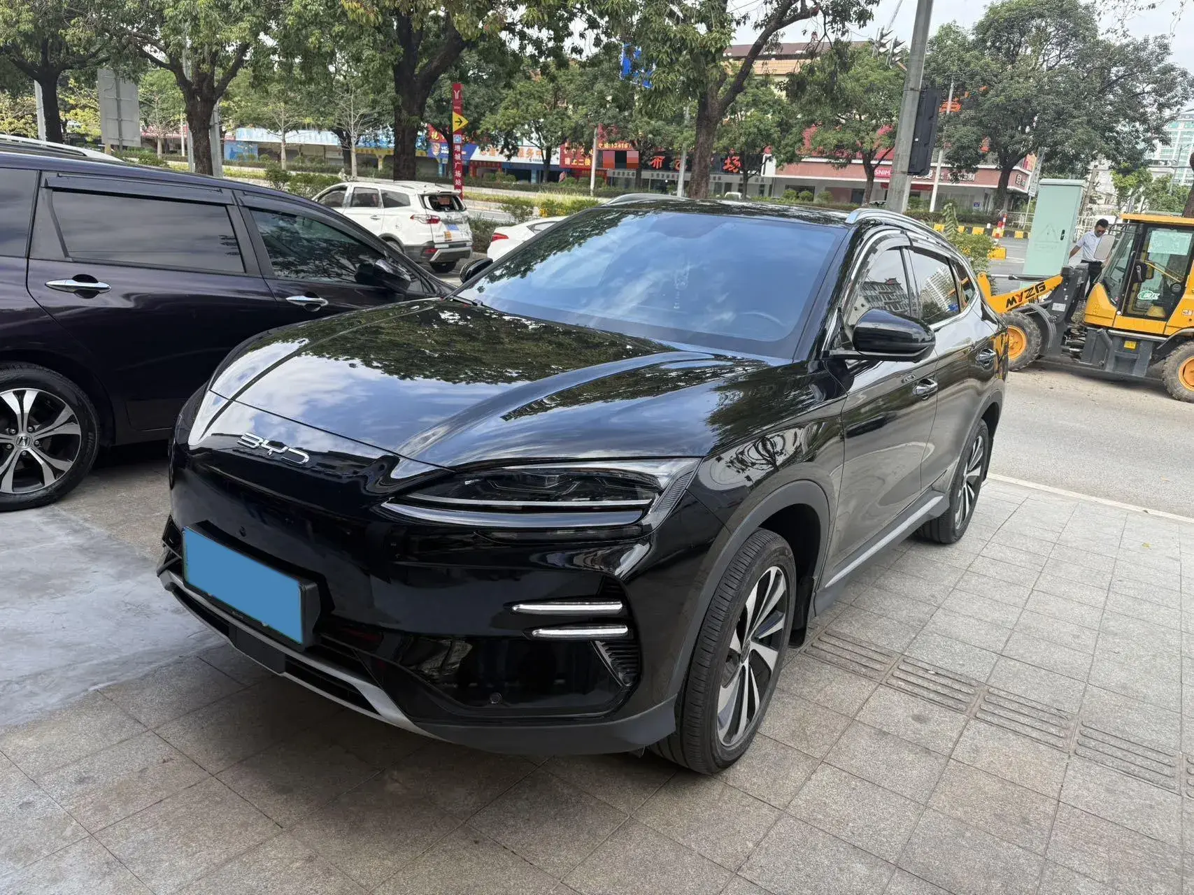 2024 BYD SONG view 1