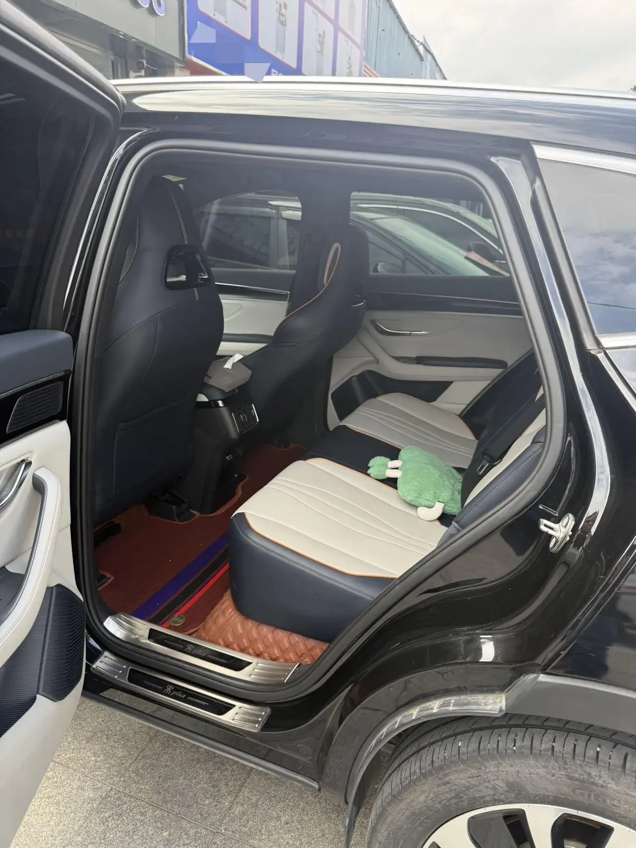 2024 BYD SONG thumbnail 3