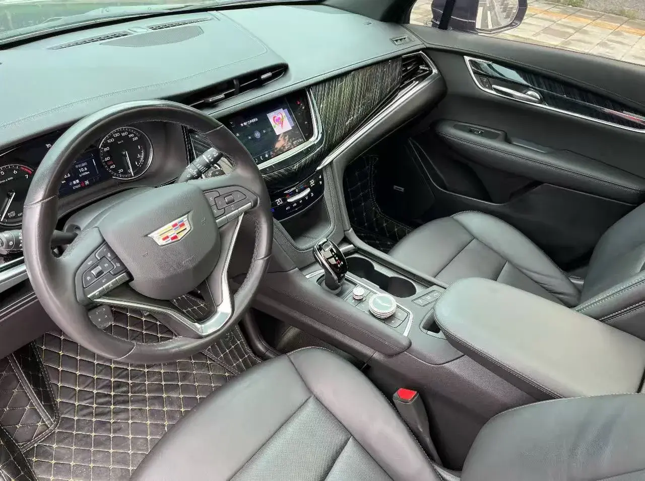 2022 CADILLAC XT6 thumbnail 4