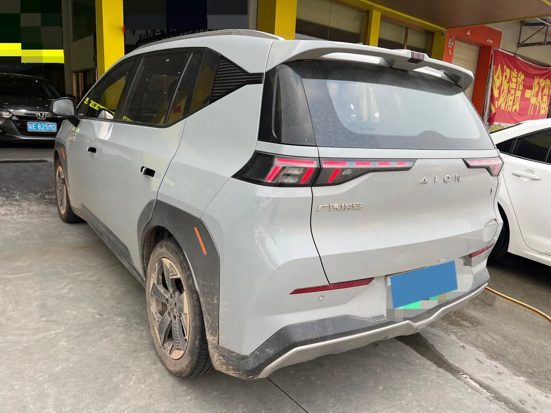 2021 AION Y thumbnail 3