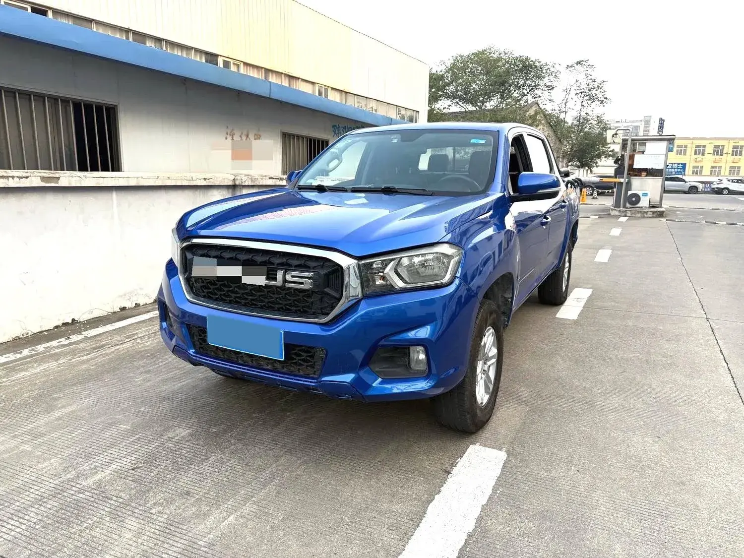 2021 MAXUS T70 view 1