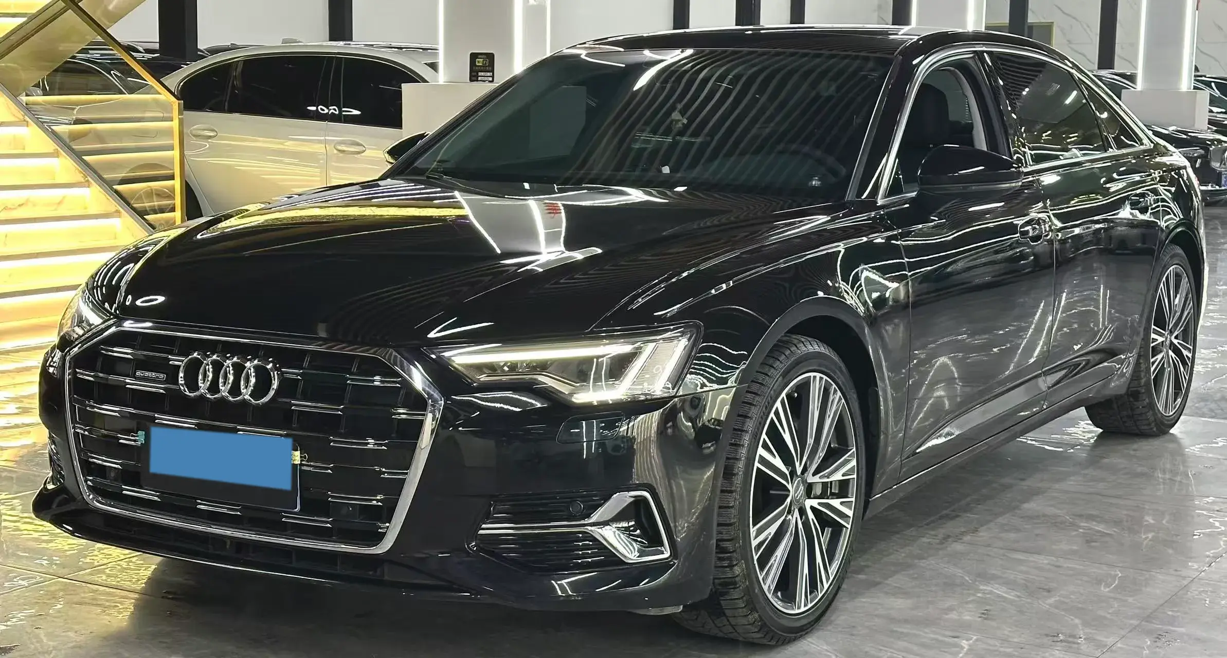 2021 AUDI A6L view 1