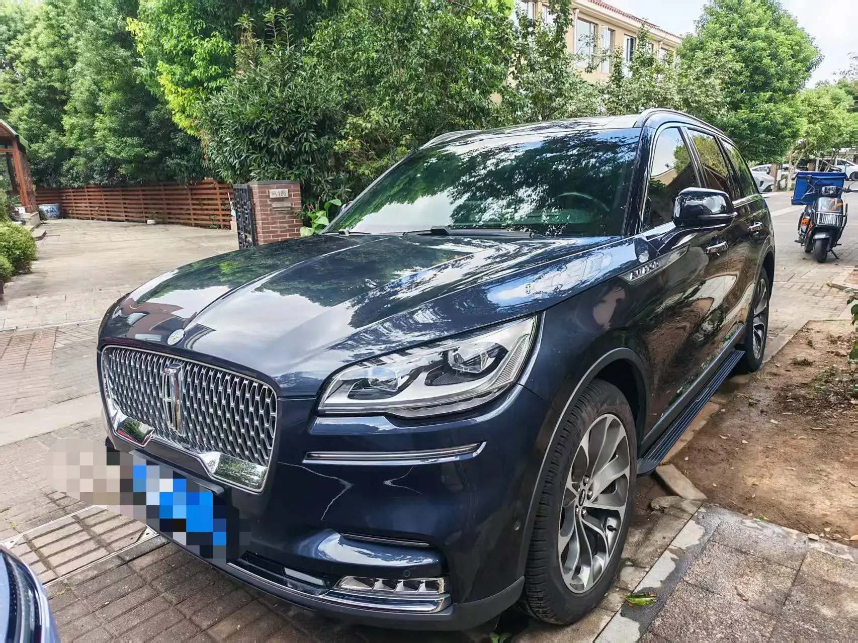 2020 LINCOLN AVIATOR view 1